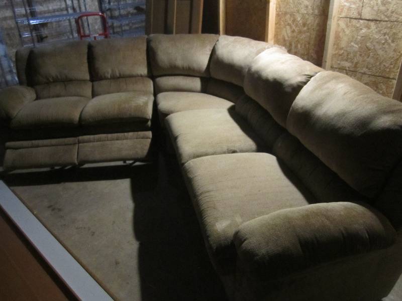 lot 405 image: Large tan upholstered 3 piece sectional