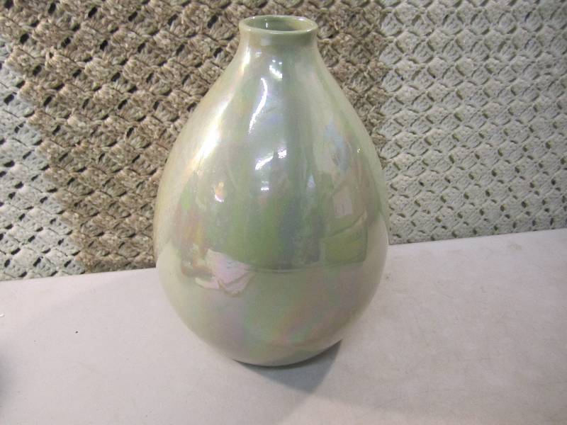 Ceramic Vase with Green Pearlized F...