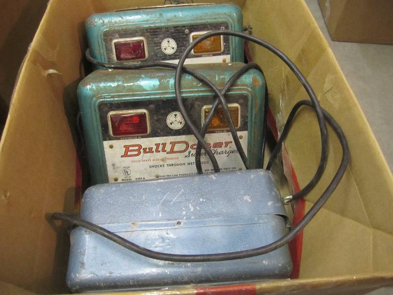 Lot of 3 Electric Fence Chargers Un...