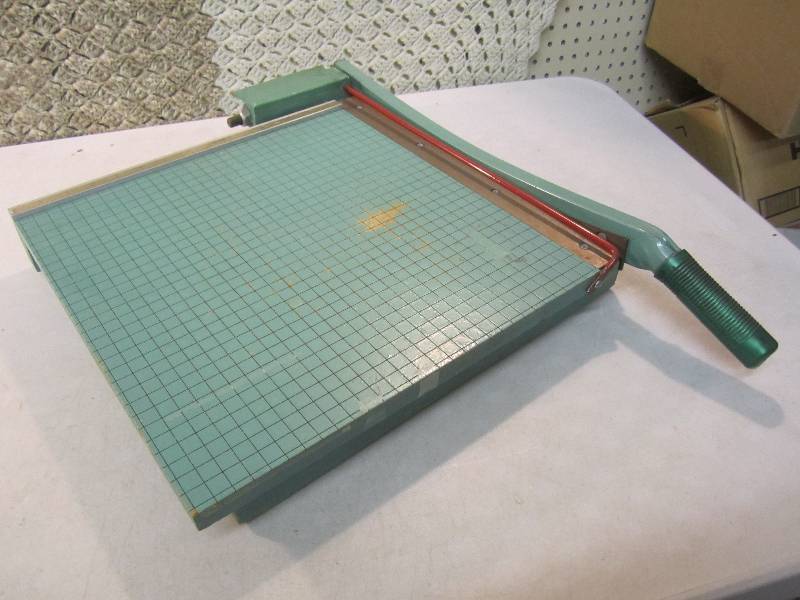 Vintage 16 Premier Paper Cutter Wo...