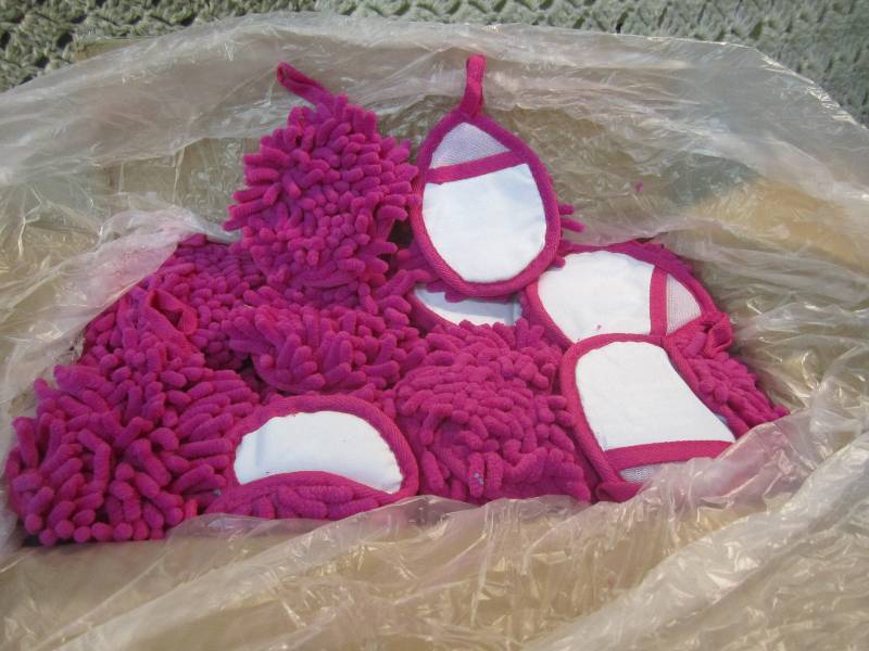 Case of 200 Frizzy Finger Dusters  ...
