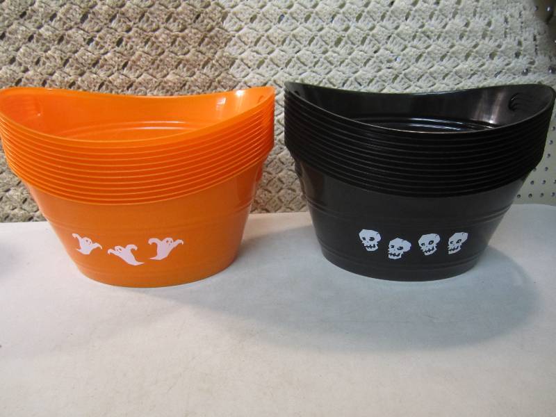 Case of 24 Plastic Oval Halloween B...