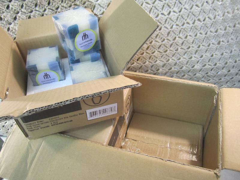 Case of 24 HomeTrends Decorative Bl...