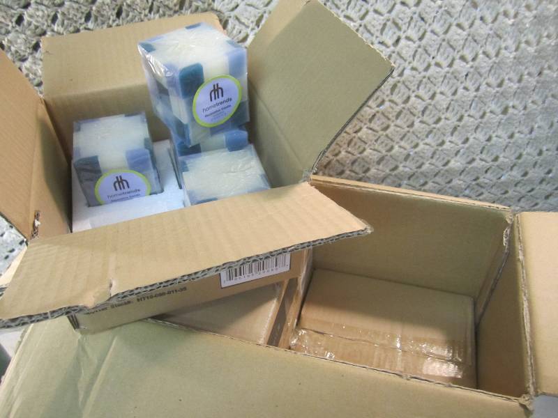 Case of 24 HomeTrends Decorative Bl...