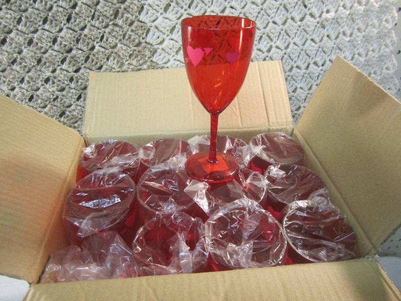 Case of 24 Plastic Wine Glasses wit...