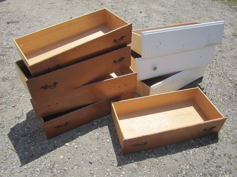 Lot of 8 Wood Drawers Good for Repu...