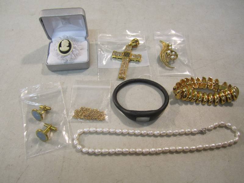 Misc Jewelry See Photos  EC1...