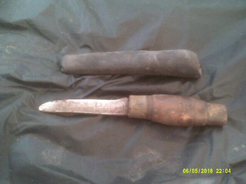 ANTIQUE BUCK KNIFE AND CASE
