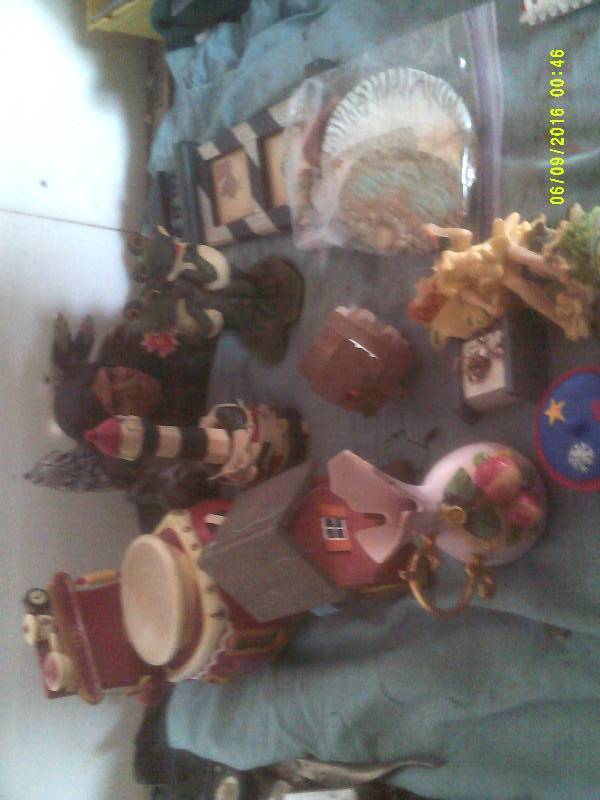 COLLECTIBLE FIGURENES