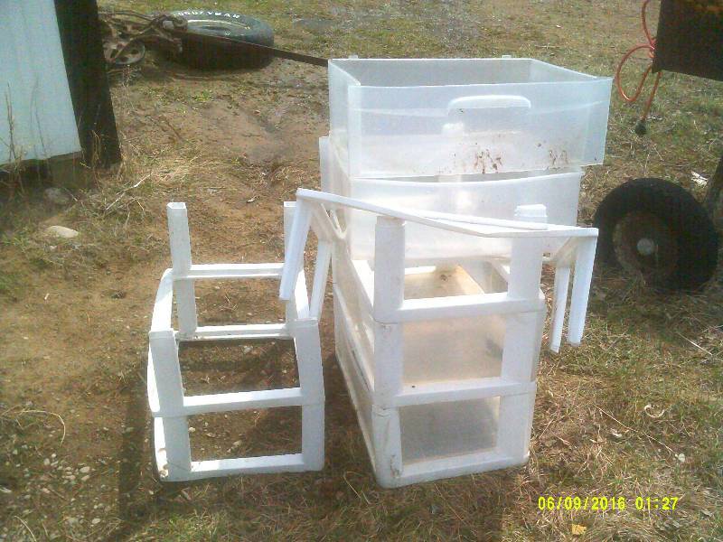 PLASTIC STACKABLE DRAWERS