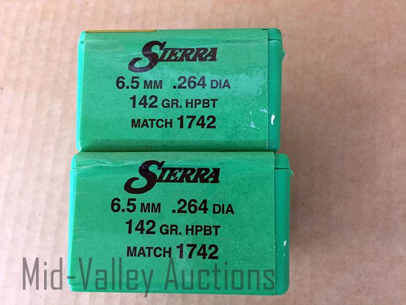 lot 82 image: 2 Boxes Sierra 6.5MM .264 Dia 142 Gr HPBT