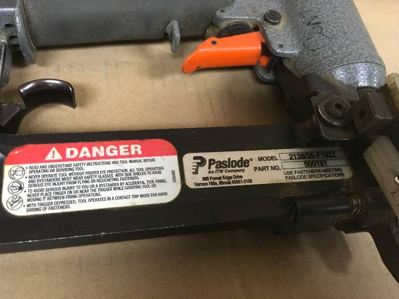 lot 3 image: Paslode Brad Nailer Model 213835-F18II used in working condition