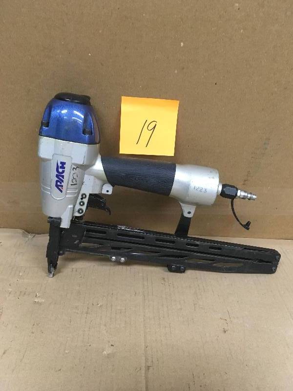 lot 19 image: APACH GSN-1840 18 Gauge Staple Gun used in working condition