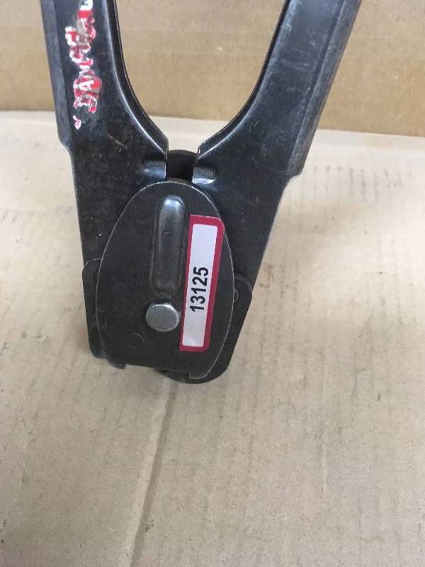 lot 25 image: Signode Steel Strapping Sealer-Front Action used in working condition