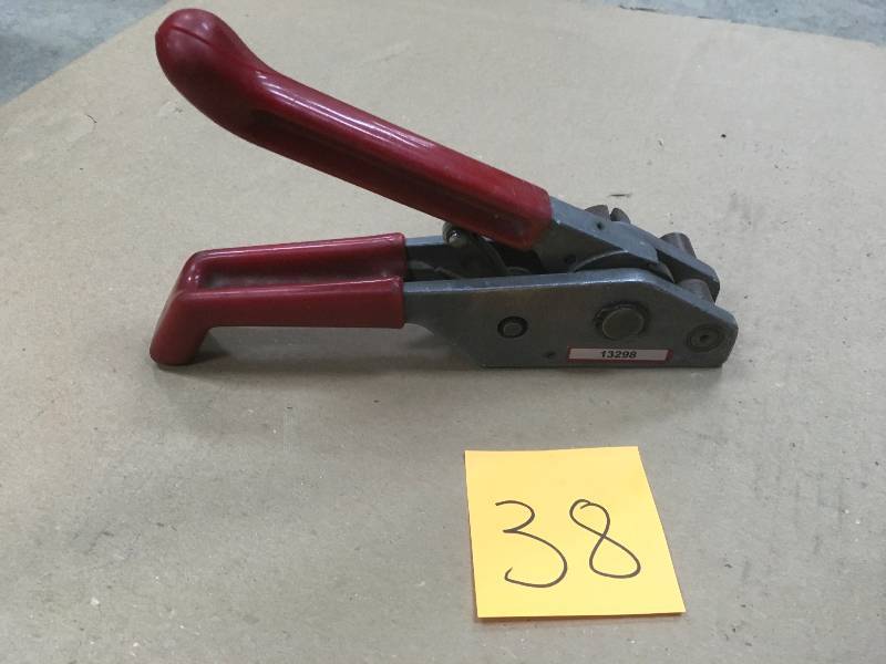 lot 38 image: Manuel Banding Tool used in working condition