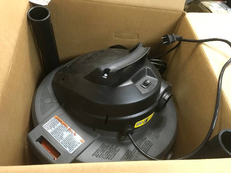 lot 54 image: Ridgid 9 gal. 4.25 Peak HP Wet Dry Vac in like new condition