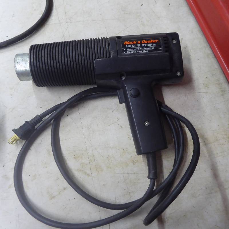 Black & Decker Heat 'N Strip Electric Paint Remover and Heat Gun, Shop  Equipment, Tools and Antique Scale Collection Auction