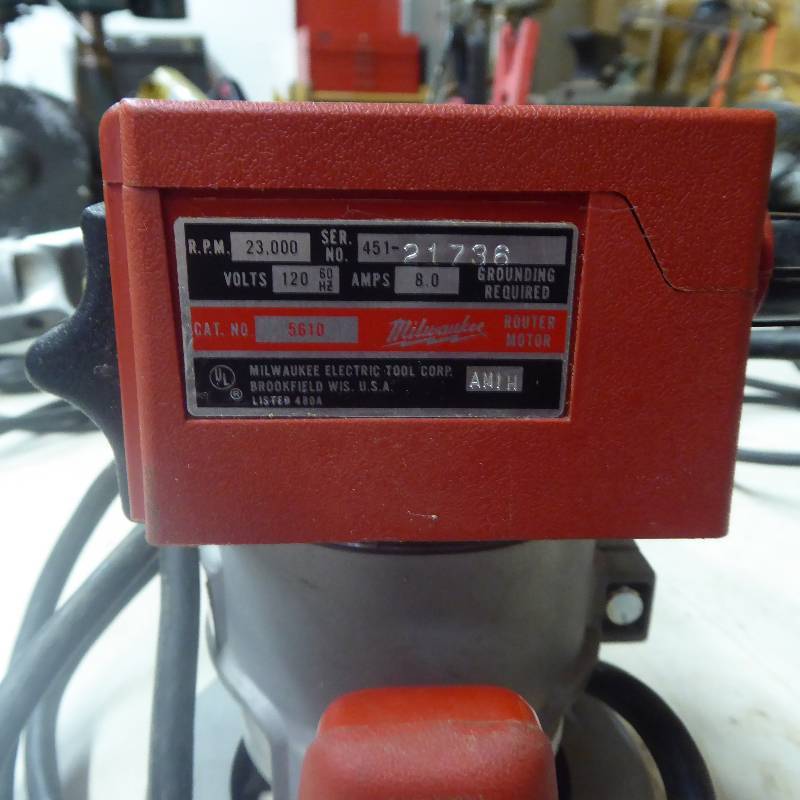 lot 21 image: Milwaukee Router Base