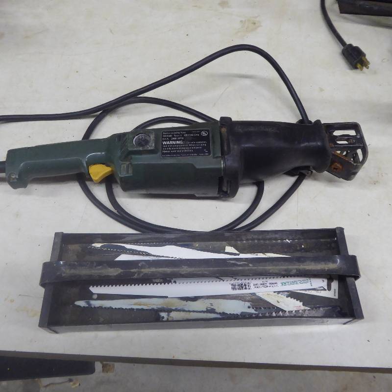 lot 27 image: Black & Decker Reciprocating Saw