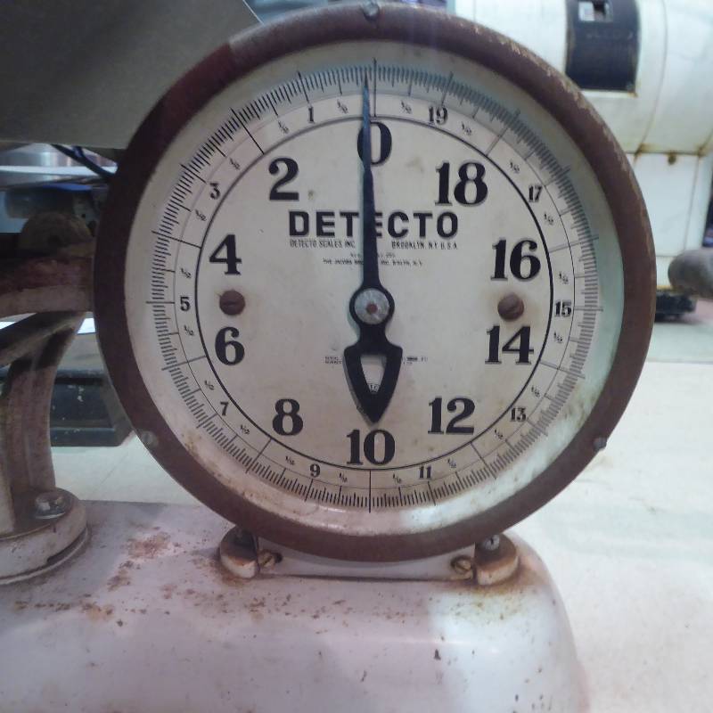 lot 36 image: Vintage Detecto Scale Series 26S