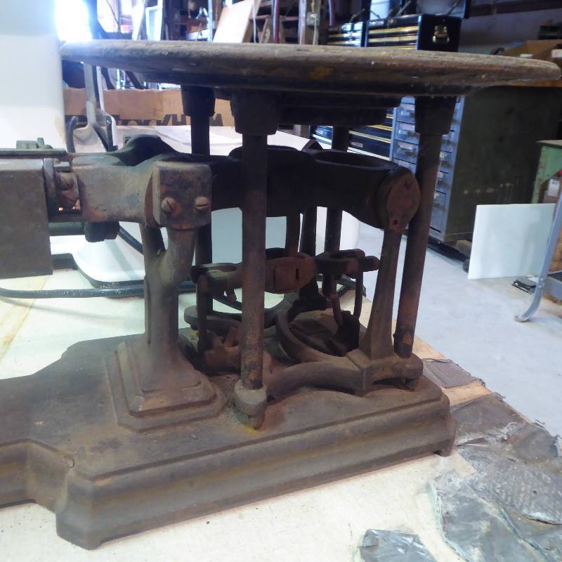 lot 38 image: Antique New York Company Scale
