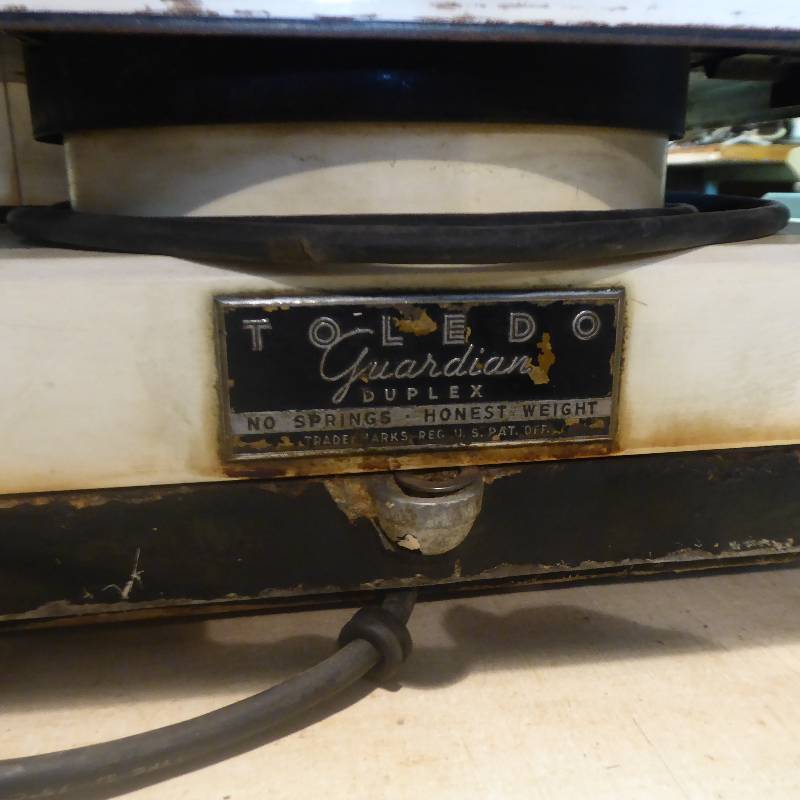 lot 42 image: Vintage Toledo Scale Company Guardian Duplex Butcher Scale