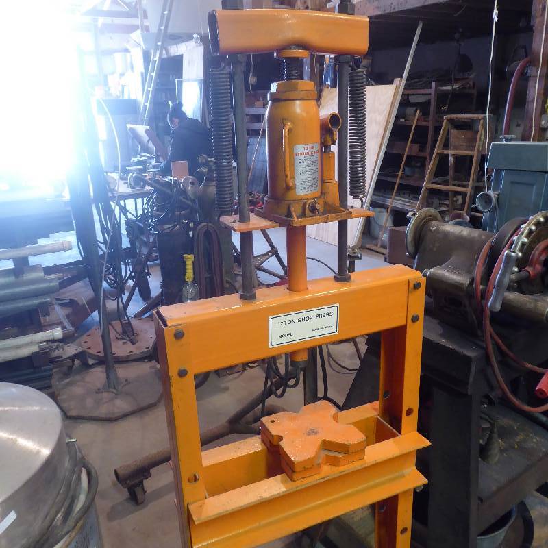 lot 46 image: 24 Ton Shop Press