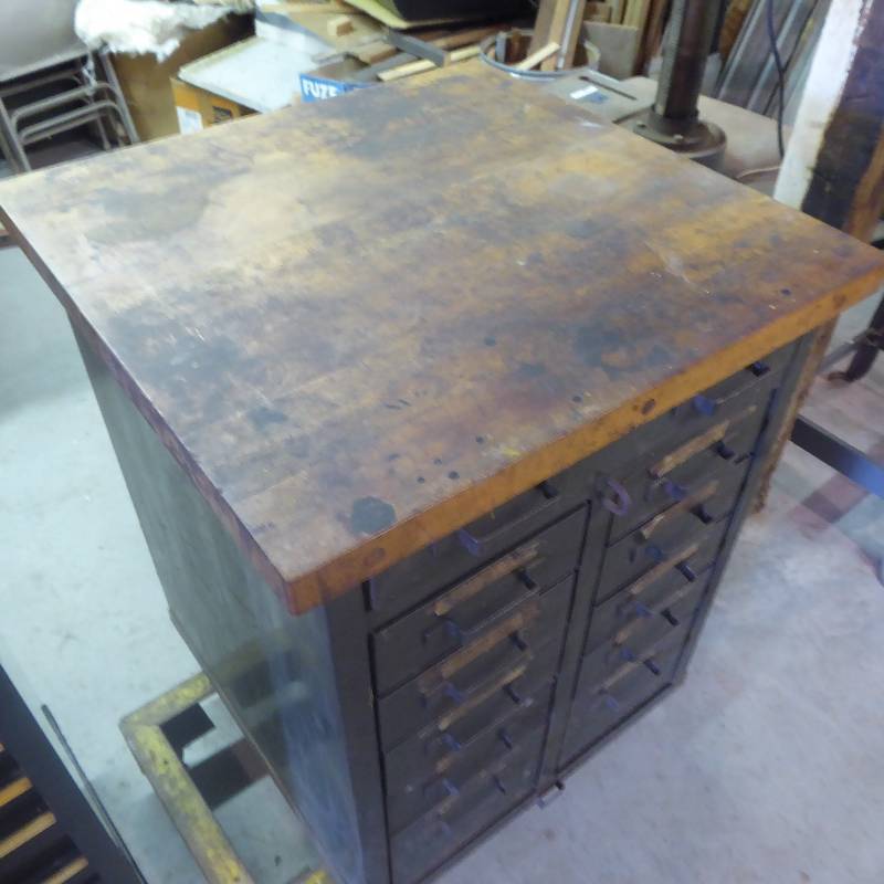 lot 53 image: Vintage Tool Chest