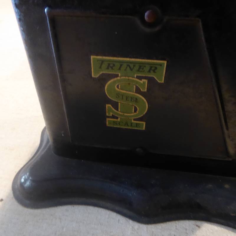 lot 69 image: Vintage Liberty Parcel Post Scale 20 lb Capacity