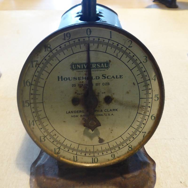 lot 72 image: Antique Universal Household Scale