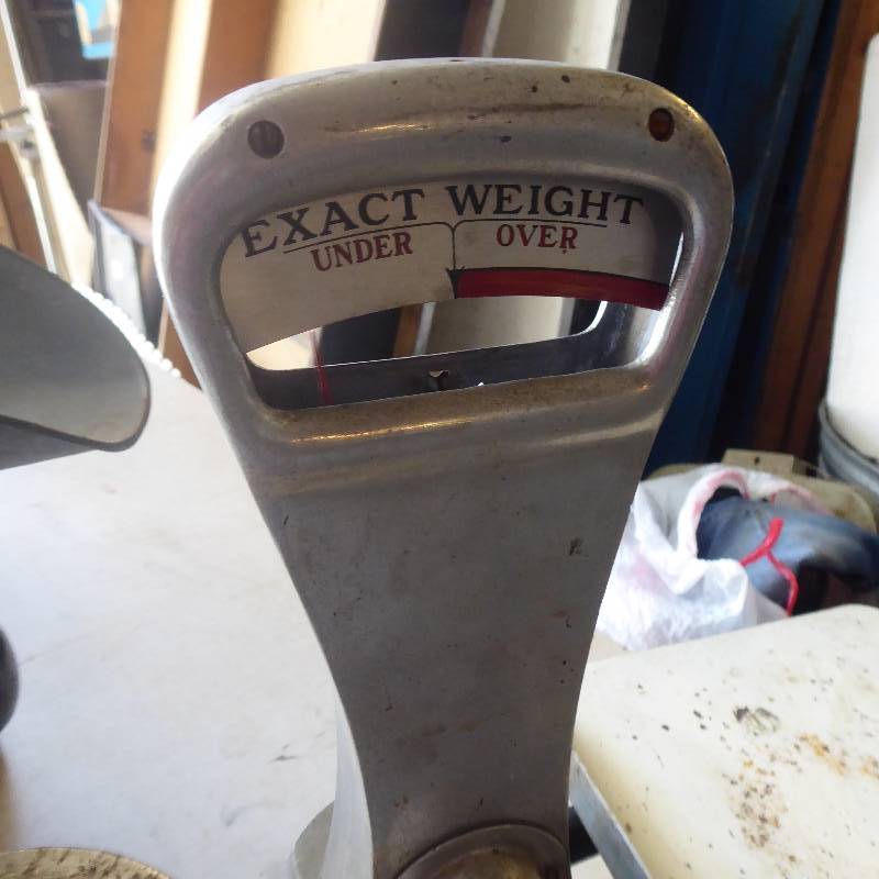 lot 89 image: Vintage Exact Weight Scale Co. Type 8000 Scale