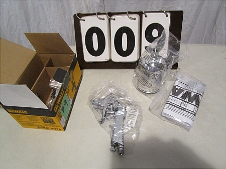 lot 9 image: DeWalt Touch-Up Spray Gun