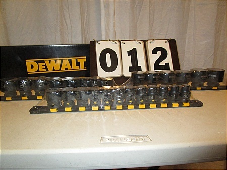 lot 12 image: DeWalt 26 pc Metric Impact Socket Set