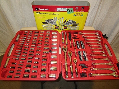 lot 23 image: GreatNeck 175 pc Mechanics Tool Set
