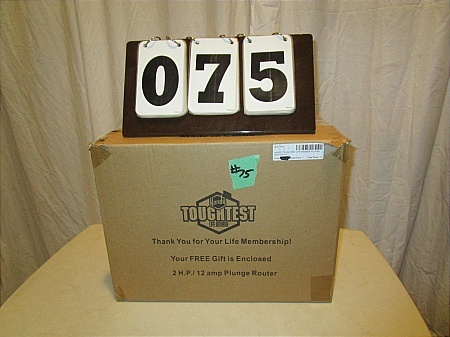 lot 75 image: Handy 12 Plunge Router