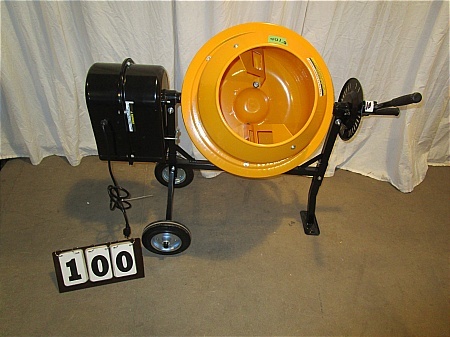 lot 100 image: King Cement Mixer