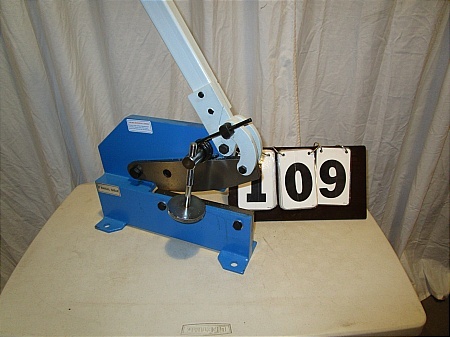 lot 109 image: 8 Hand Shear