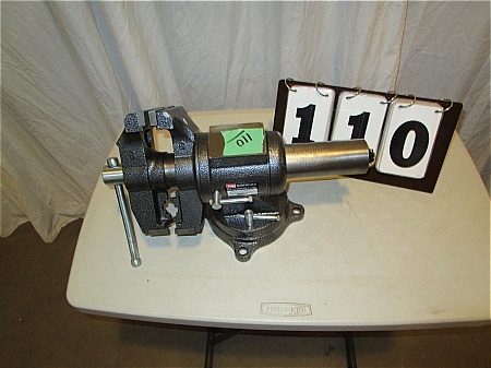 lot 110 image: 5 Multi-purpose Vise