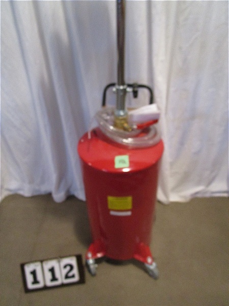 lot 112 image: Used Oil Receiver