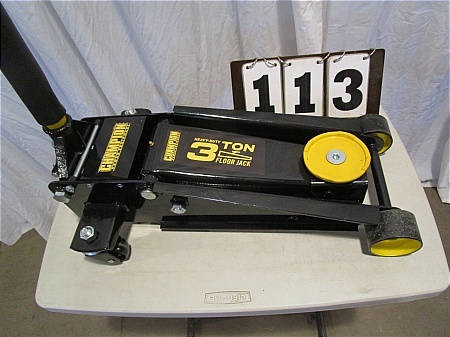 lot 113 image: Chapion 3 Ton Floor Jack