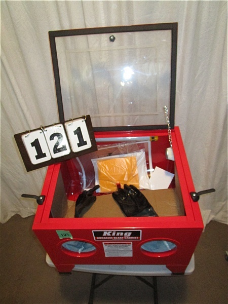lot 121 image: Table Top Abrasive Cabinet