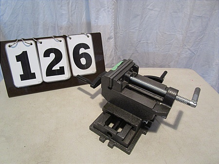 lot 126 image: Cross Feed Vise