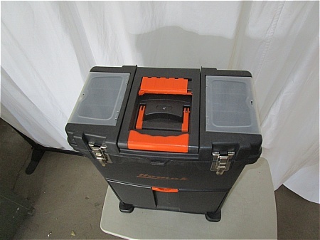lot 150 image: Momak Rolling Tool Box