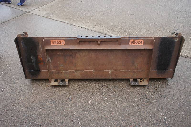BOBCAT BUCKET ATTACHMENT - 69 WIDE - GOOD CONDITION