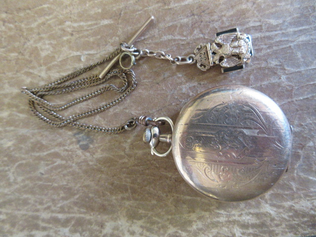 lot 106 image: ELGIN POCKETWATCH WITH CHAIN AND MASONIC FOB