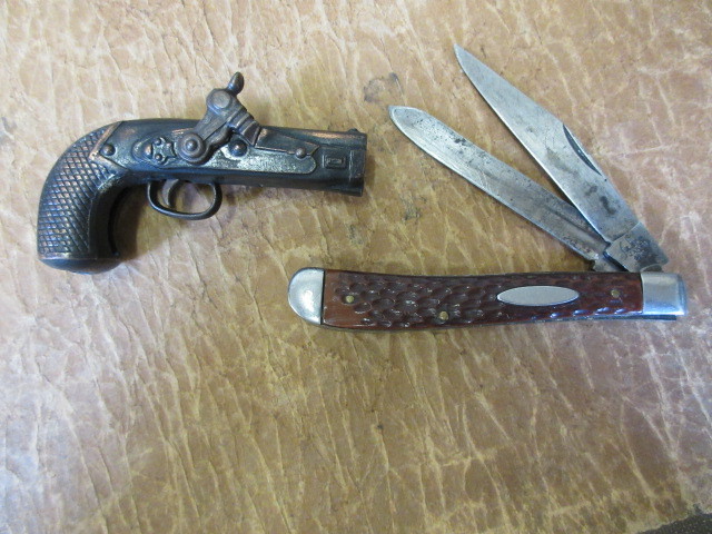 lot 108 image: POCKET KNIFE AND MINI-GUN PENCIL SHARPENER