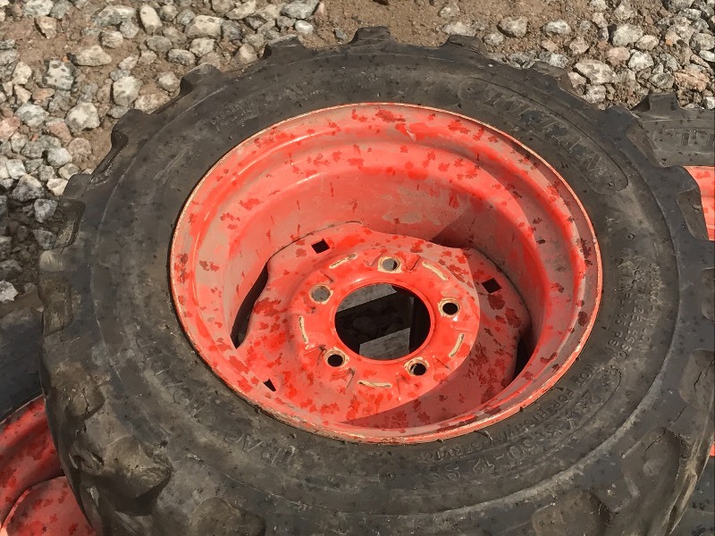 lot 5 image: (5) Skid Loader Tires