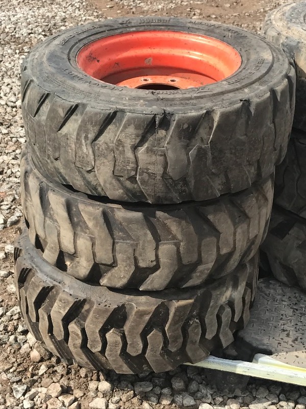 lot 6 image: (6) Skid Loader Tires