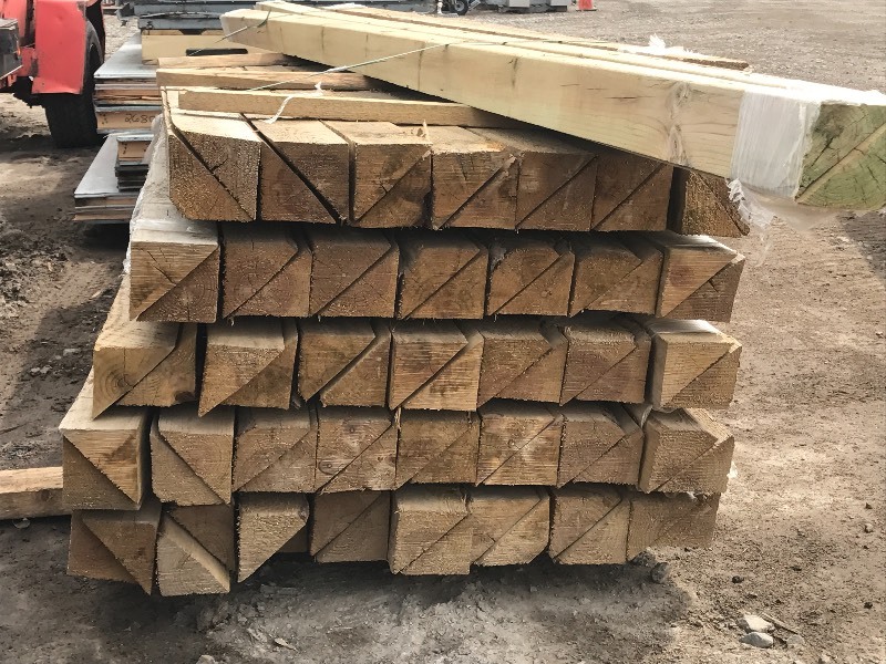 lot 19 image: Pallet Of Roof Cants