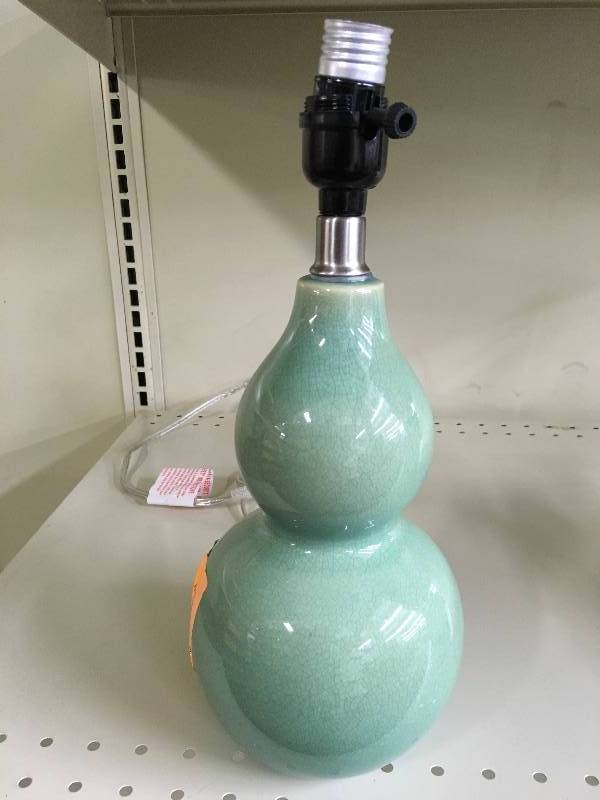 CERAMIC LAMP BASE